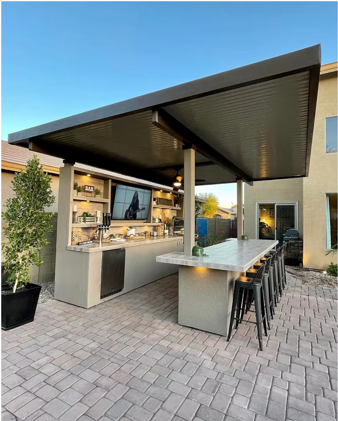 Fantasy Island 20'x20' Outdoor Kitchen – KoKoMo Signature Series