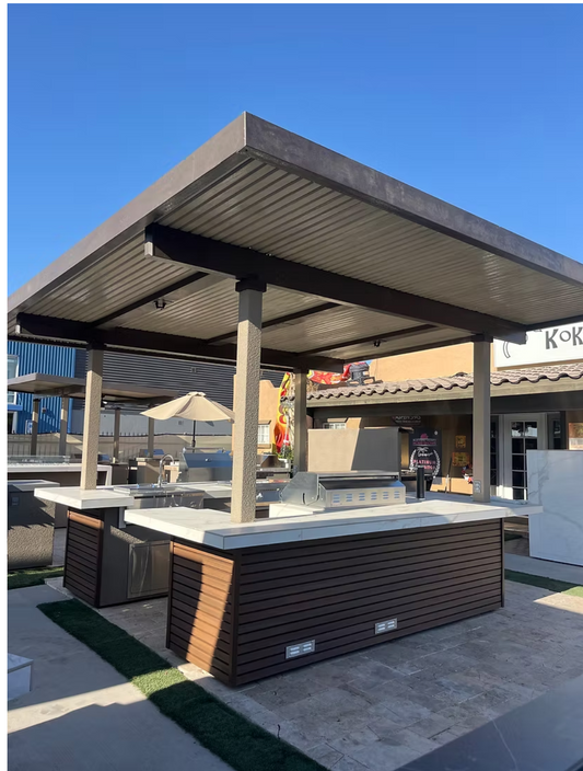 KoKoMo Sports Bar Outdoor Kitchen